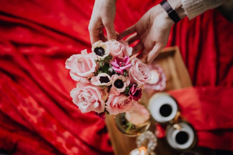 30 Engaging February Blog Post Ideas For Lifestyle Blogs That’ll Attract Readers (2025)