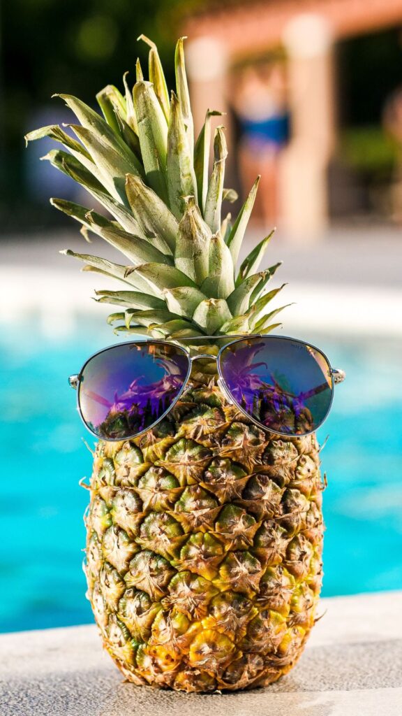 Summer Wallpapers for iPhone Pineapple with sunglasses