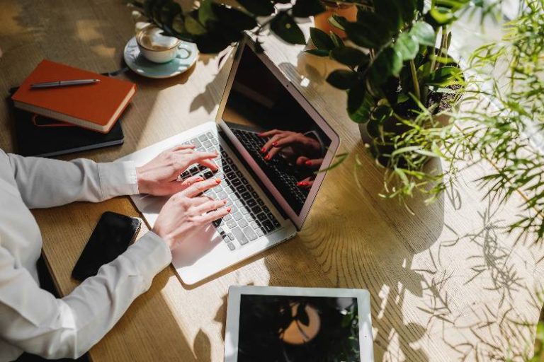 How To Write An Effective Welcome Email Series In 4 Simple Steps