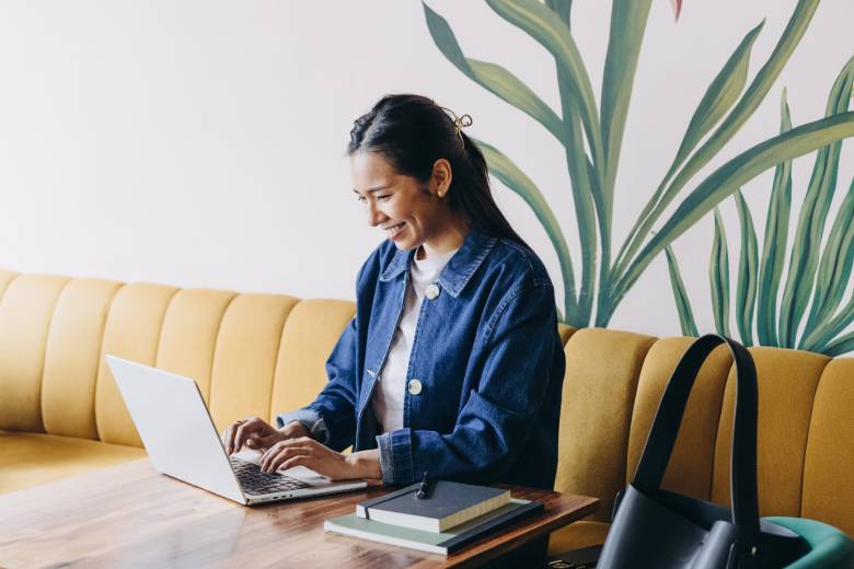 Pros and Cons of Blogging: What you Need To Know Before Starting 4 Pros and Cons of Blogging Blogging Wins